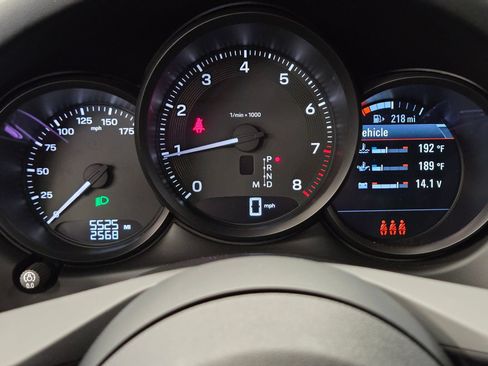 Certified 2025 Porsche Macan AWD/4WD image 20