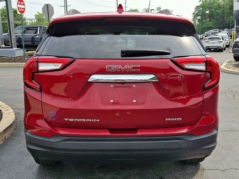 Used 2023 GMC Terrain SLE w/ Driver Convenience Package AWD/4WD image 5