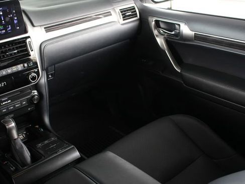 Used 2022 Lexus GX 460 Premium image 30