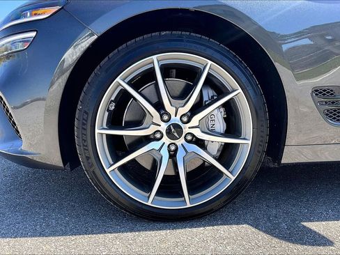 Used 2025 Genesis G70 2.5T image 35