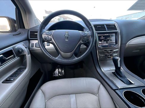 Used 2014 Lincoln MKX FWD w/ Equipment Group 101A image 6