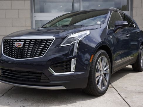 Used 2025 Cadillac XT5 Premium Luxury image 12