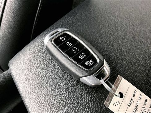 Used 2023 Hyundai Elantra Limited FWD image 12