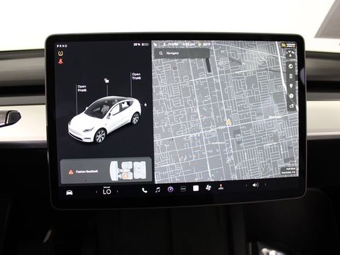 Used 2021 Tesla Model Y Long Range image 13