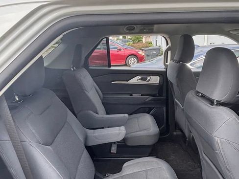 Used 2025 Ford Explorer Active RWD image 8