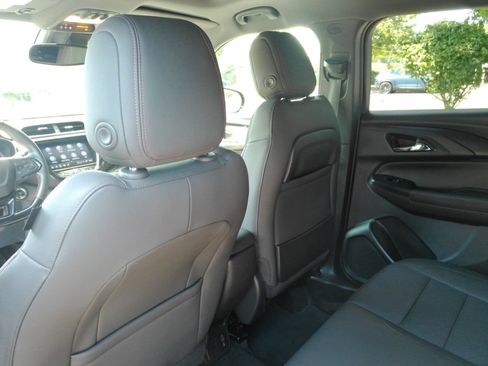 Certified 2023 Chevrolet TrailBlazer RS w/ Sun and Liftgate Package AWD/4WD image 12