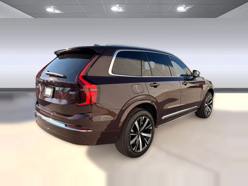 New 2026 Volvo XC90 B5 Core image 9