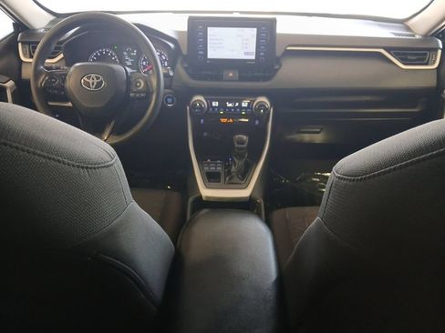 Used 2021 Toyota RAV4 XLE AWD/4WD image 10