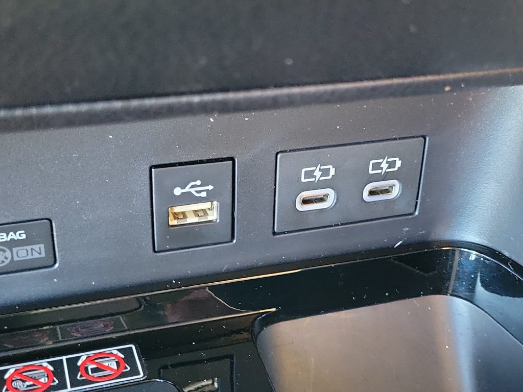 Used 2025 Toyota Camry XLE FWD image 24