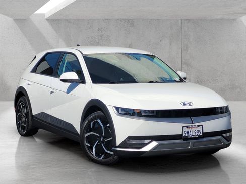 Used 2024 Hyundai Ioniq 5 SEL RWD image 2