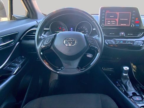 Used 2019 Toyota C-HR XLE FWD image 6