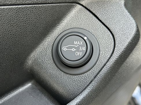 Used 2020 GMC Terrain SLT w/ Preferred Package image 18