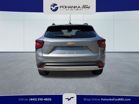 Used 2025 Chevrolet Trax LT w/ LT Convenience Package FWD image 6