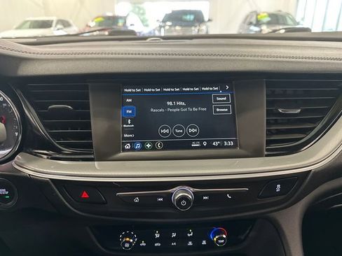 Used 2019 Buick Regal Preferred image 23