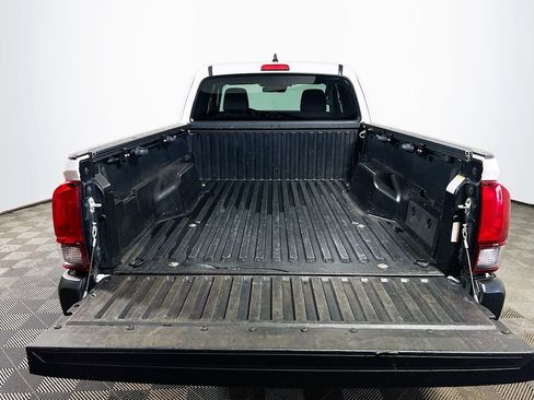 Certified 2022 Toyota Tacoma SR AWD/4WD image 23