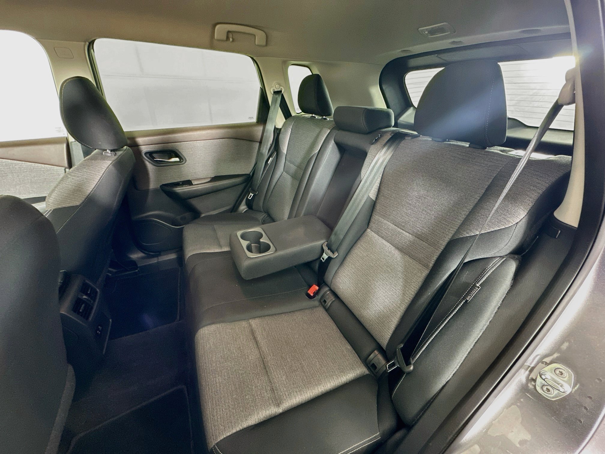 Used 2023 Nissan Rogue SV FWD image 27