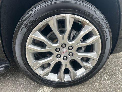 Used 2024 GMC Acadia Denali w/ Super Cruise Package image 10