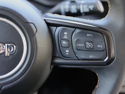 Used 2024 Jeep Wrangler Sport S image 32