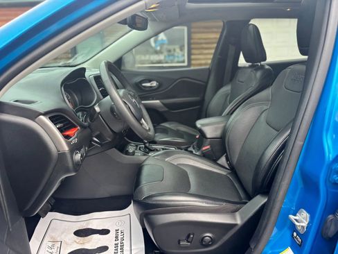 Used 2022 Jeep Cherokee Limited image 10