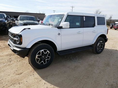 New 2025 Ford Bronco Outer Banks image 7