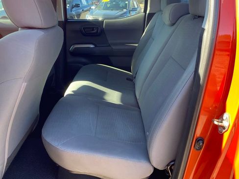 Used 2016 Toyota Tacoma SR image 6