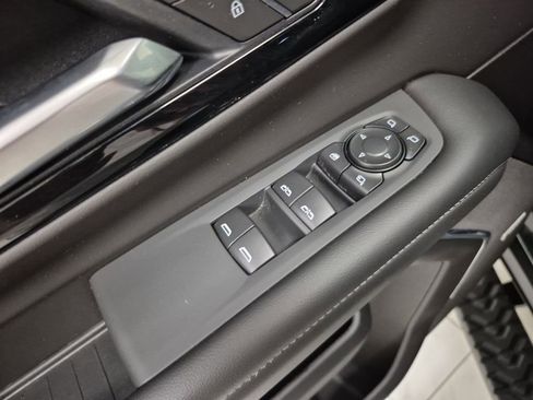 Used 2026 Chevrolet Tahoe Z71 w/ Comfort Package image 24