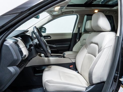 Used 2022 Nissan Pathfinder SL w/ SL Premium Package image 5