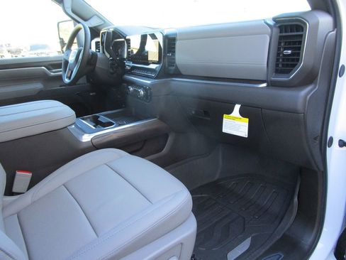 New 2026 GMC Sierra 2500 SLT w/ SLT Premium Package image 31