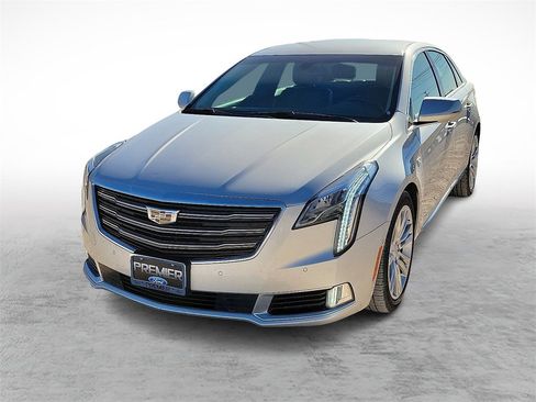 Used 2019 Cadillac XTS Luxury image 4