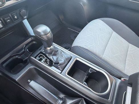 Used 2020 Toyota Tacoma TRD Sport AWD/4WD image 29