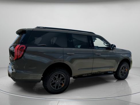 Used 2025 Ford Expedition Tremor AWD/4WD image 31