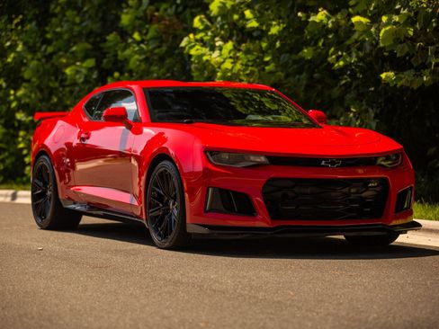 Used 2017 Chevrolet Camaro ZL1 RWD image 3
