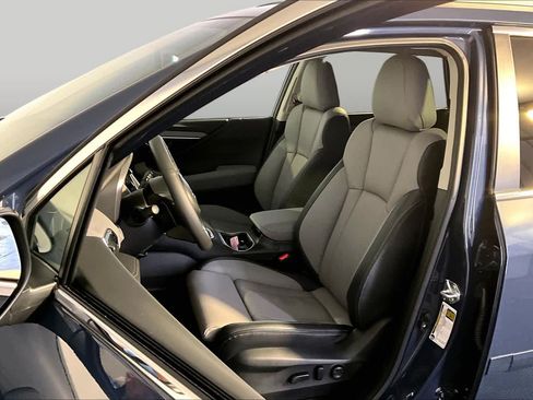 Used 2025 Subaru Outback Limited AWD/4WD image 8