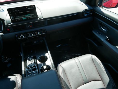 Certified 2025 Honda Pilot Black Edition image 11