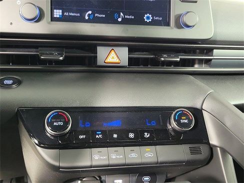 Used 2025 Hyundai Elantra Sport image 24