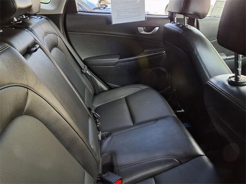 Certified 2023 Hyundai Kona Limited image 9