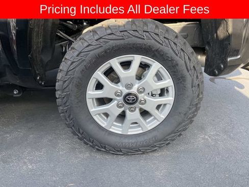 Used 2026 Toyota Tacoma SR5 AWD/4WD image 5