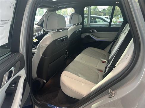 New 2026 BMW X5 M60i image 12