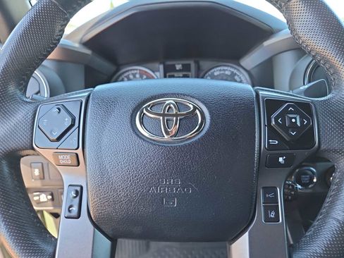 Used 2022 Toyota Tacoma TRD Off-Road w/ TRD Premium Off Road Package AWD/4WD image 23