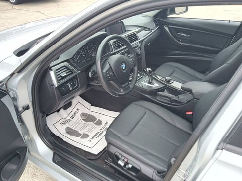 Used 2018 BMW 320i xDrive Sedan AWD/4WD image 6