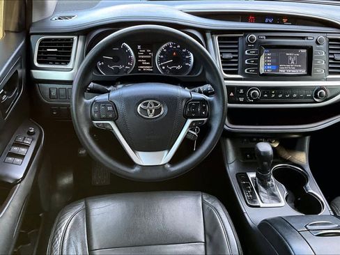 Used 2018 Toyota Highlander Plus image 6
