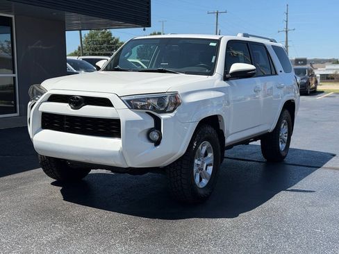 Used 2018 Toyota 4Runner SR5 Premium AWD/4WD image 4
