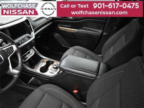 Used 2023 GMC Acadia SLE w/ Driver Convenience Package image 16