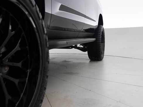 Used 2023 Chevrolet Suburban RST image 22