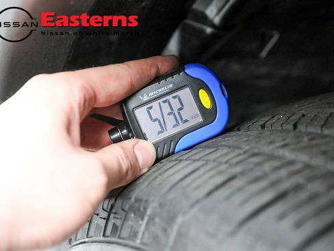 Used 2023 Nissan Rogue S image 33