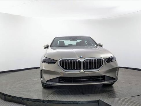 Used 2024 BMW 530i RWD image 12