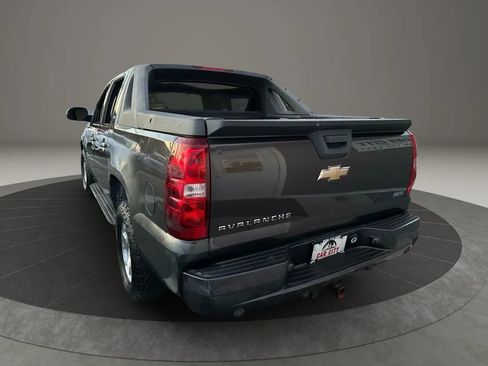 Used 2010 Chevrolet Avalanche LT w/ Luxury Package image 6