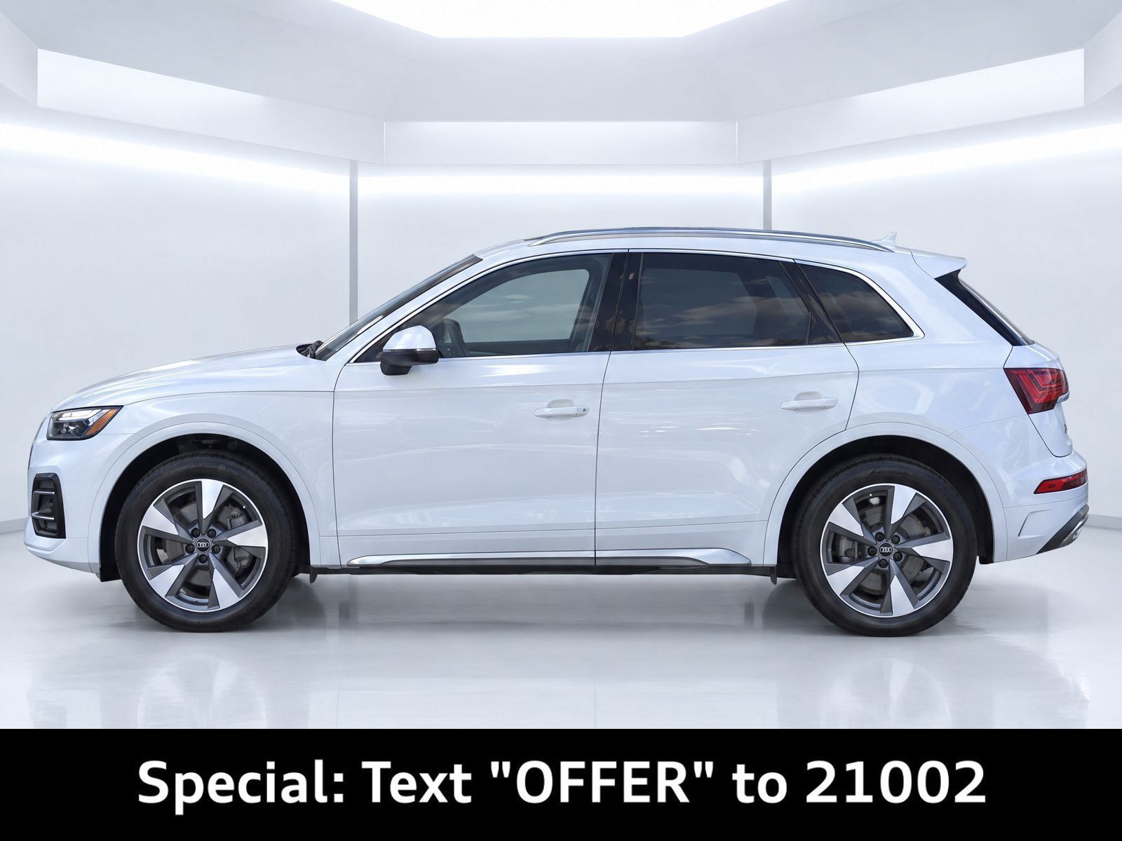 Certified 2023 Audi Q5 2.0T Premium Plus w/ Premium Plus Package AWD/4WD image 2