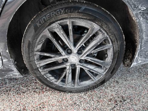 Used 2025 Toyota Camry SE image 28