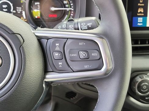 Used 2025 Jeep Wrangler Unlimited Sahara AWD/4WD image 27